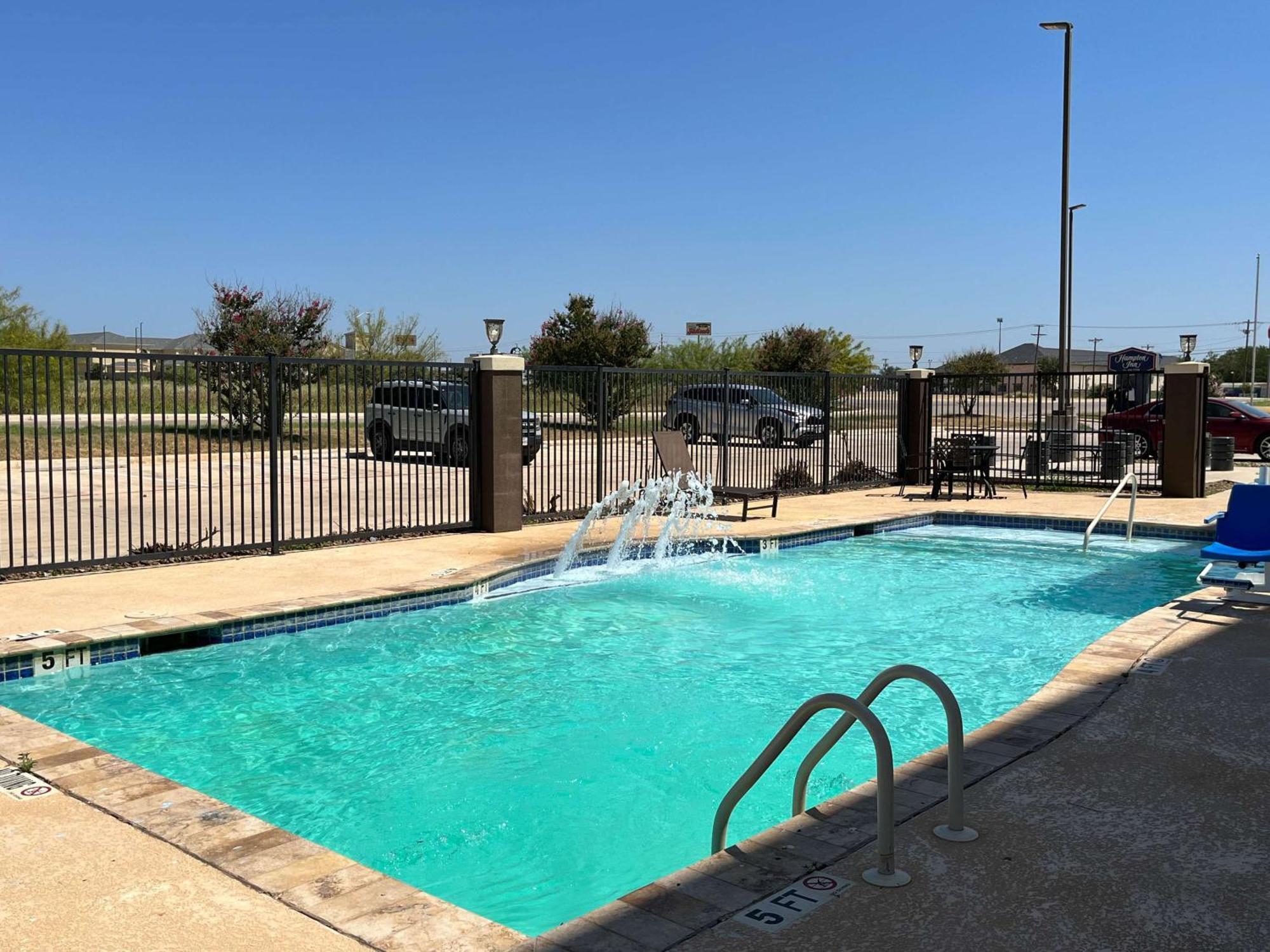 Quality Inn & Suites Pearsall Kültér fotó