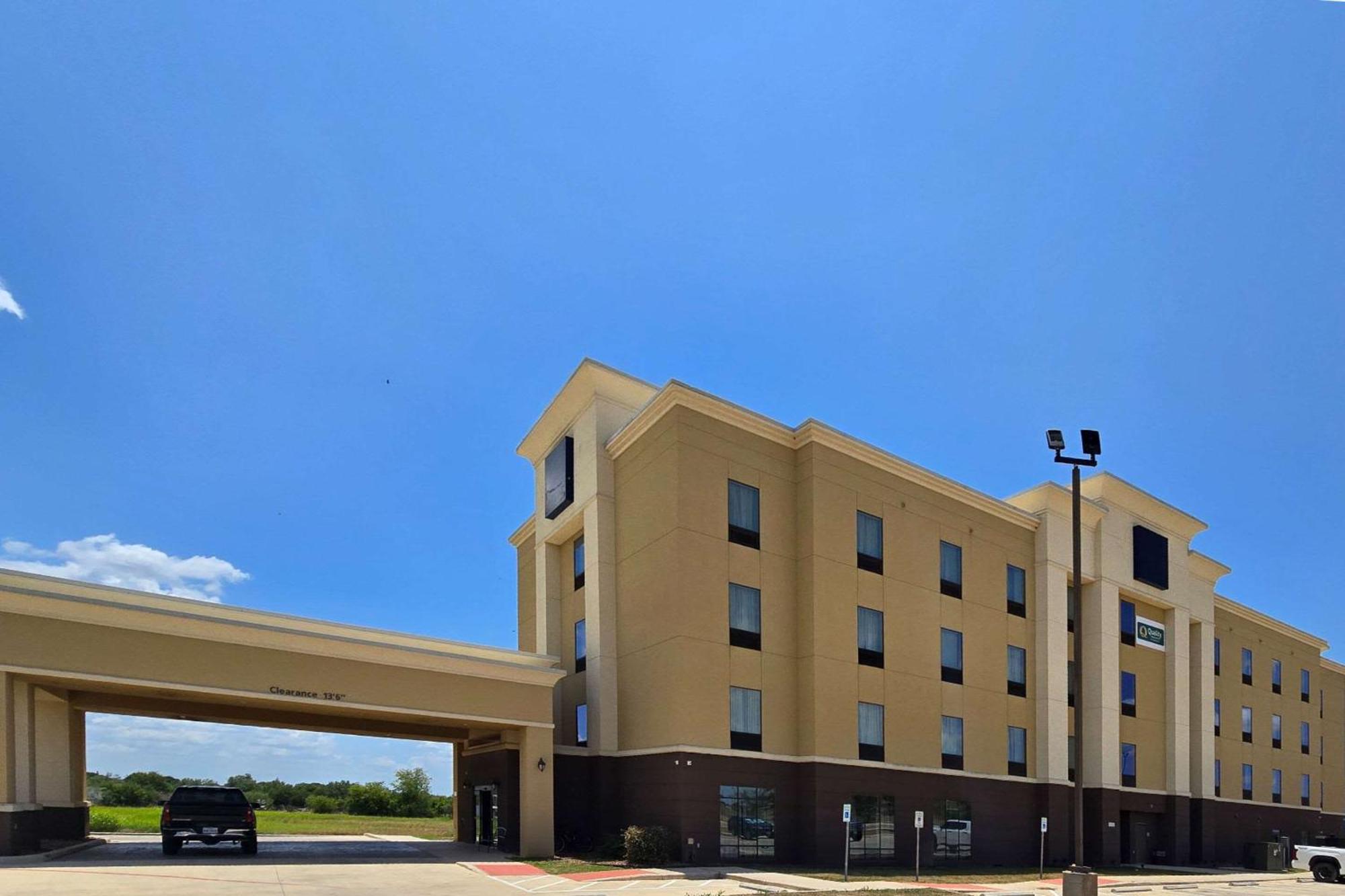 Quality Inn & Suites Pearsall Kültér fotó